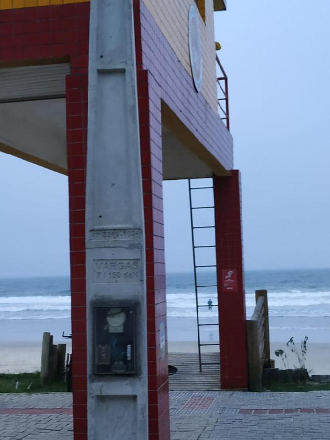 ボンビーニャスResidencial Maristelaアパートメント エクステリア 写真